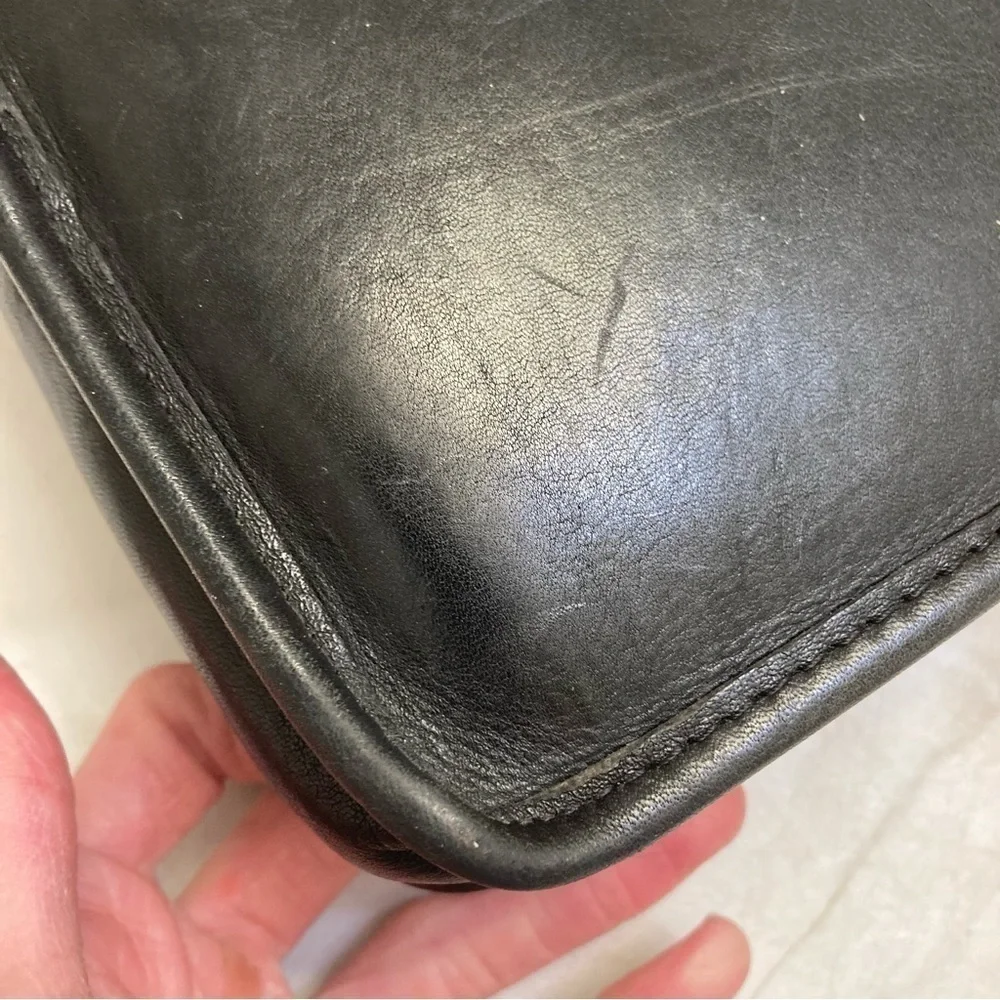Coach vintage black leather compact pouch crossbody bag